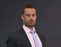 العميل Paul Robinson