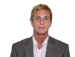 العميل Christopher Smerdon