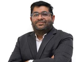 Agent Dinesh Uttamchandani