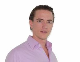 Agent Julian Straube