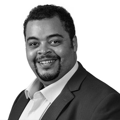 Agent Aron Kujore