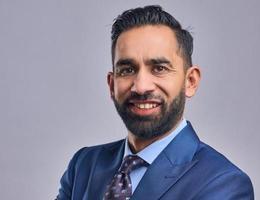 العميل Murtaza Hussain