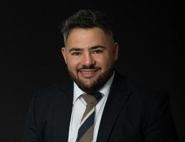 Agent Simon Beazley