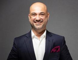 العميل Lester Verma
