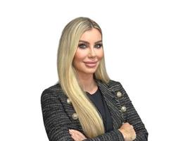 العميل Nicola Dickinson