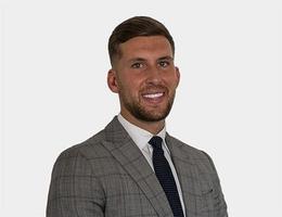 العميل Lewis Darrington