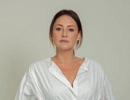 العميل Indira Hall