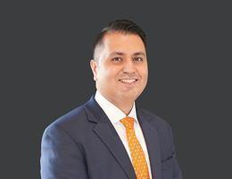 العميل Mehron Mashayekh