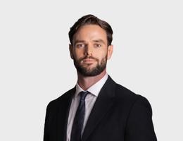العميل Tom Hastings