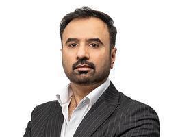 العميل Inayat Vastani