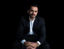 العميل Atif S. Jangda