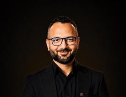 العميل Umair Abbas