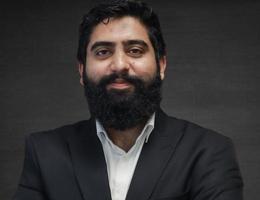 العميل Waqar Ali
