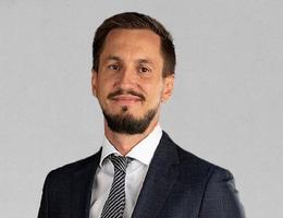 العميل Maksim Tuguchev