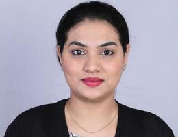 العميل Uzma Fatima