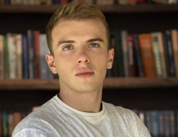 العميل Maksim Krivdenko