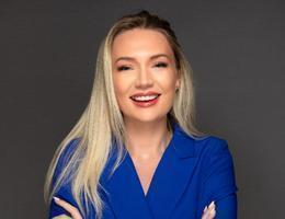 Agent Fiona Lee