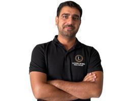 العميل Naveed Aziz