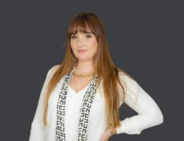 Agent Georgina Oates