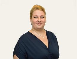 Agent Andrea Luenemann