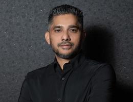 العميل Zameer Surve