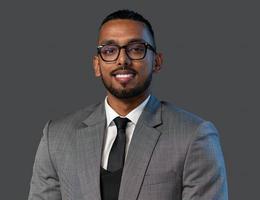 العميل Yunis Khadri