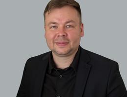 Agent Simon Barnard