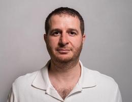 العميل Evgenii Aivazian