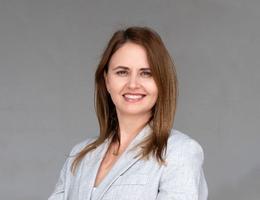 العميل Manuela Stroescu