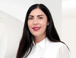 العميل Natalie White