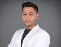 العميل Eisa Furniturewala