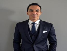 العميل Victor Adel