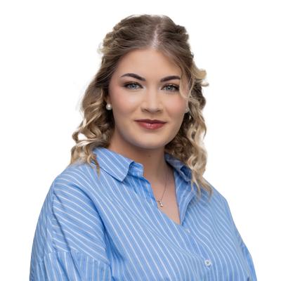 العميل Anzune Strydom