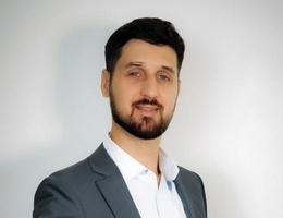 العميل Alexander Vetrenko
