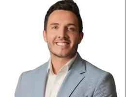 العميل Benjamin James Nixon
