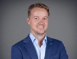 العميل Lucas McCone