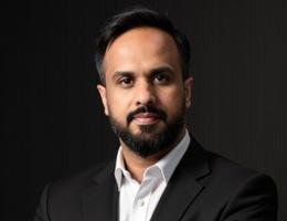 العميل Zeeshan Raheem