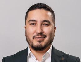العميل Akmal Hamidov
