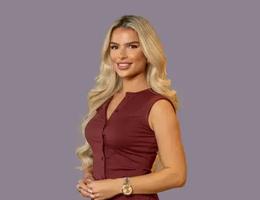 العميل Sophie Long