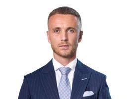 العميل Lewis Parker