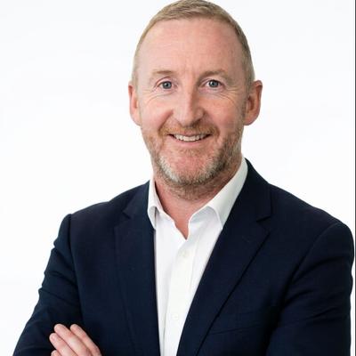 العميل Adrian Marrinan