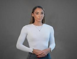 العميل Ellie Chambers