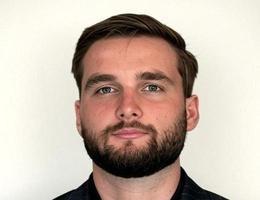 العميل Daniil Shalabaev
