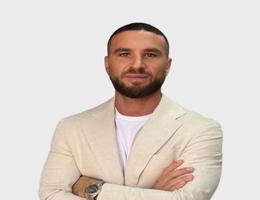 العميل Myles Beerman