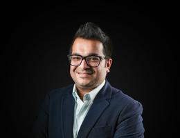 العميل Nitin Devnani