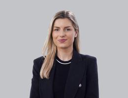 العميل Leah Peak