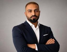 العميل Afaq Shah