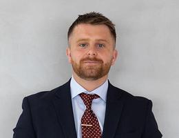 العميل Kane Nelhams