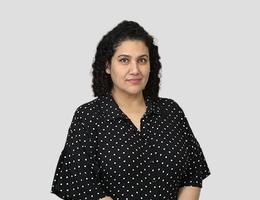 العميل Farah Qureshi