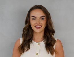 العميل Laura Peters